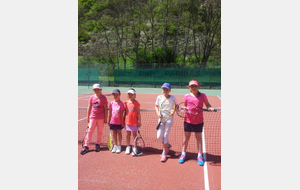 De G à D (St Bonnet) Inès LEBOURGEOIS, Jessica PASSUELLI, Margaux TROTOBAS, (Reillanne) Chloé UNSAIN et Daisy COIC